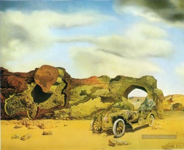 Salvador Dalí Painting - Soledad crítica paranoica Salvador Dali